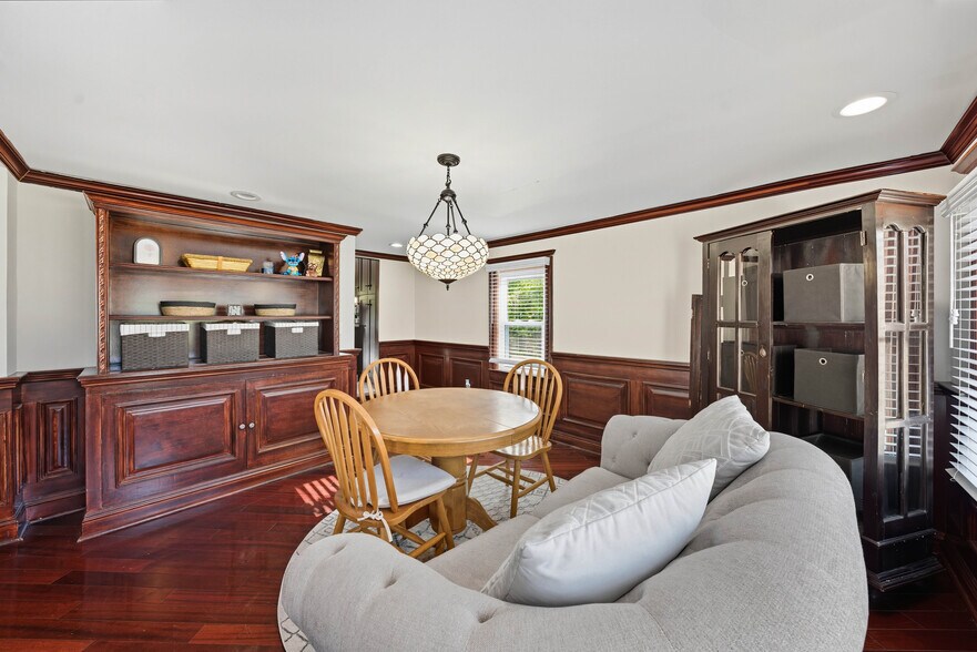 More Photos Of 40 Amboy Rd, Old Bridge Flex For Sale