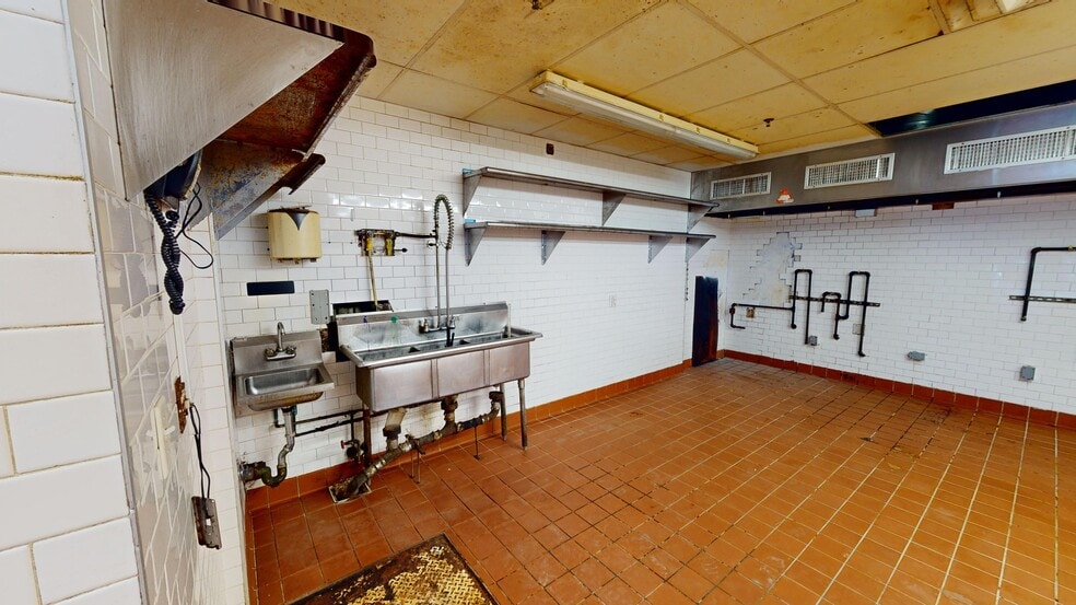 More Photos Of 2200 Arthur Kill Rd, Staten Island Distribution For Lease