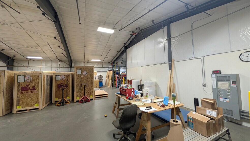More Photos Of 850 Hawthorne Ave, Ponderay Manufacturing For Lease