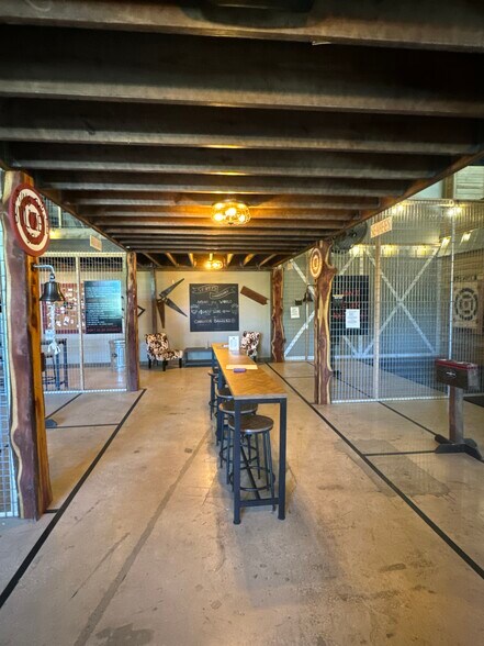 More Photos Of 201 E Center St, Tarpon Springs Bar For Lease