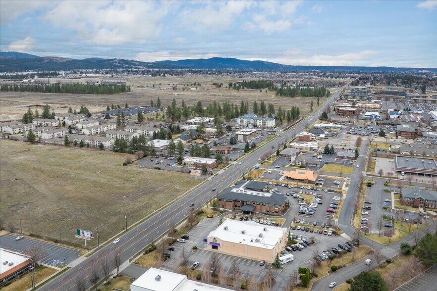 More Photos Of 9718 N Morton Ct, Spokane Office For Sale