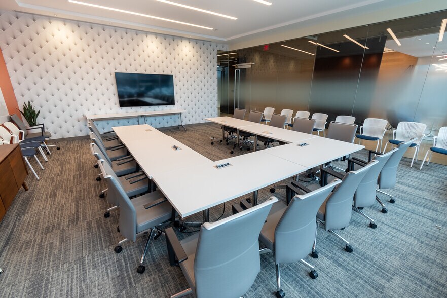 More Photos Of 13665 Dulles Technology Dr, Herndon Office For Lease