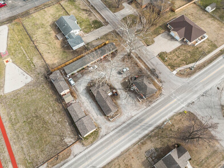 More Photos Of 308 Chestnut St, Silver Lake Apartments For Sale