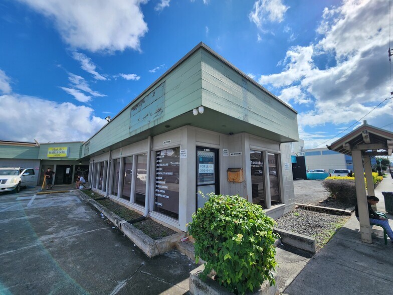 More Photos Of 2070 N King St, Honolulu Freestanding For Lease
