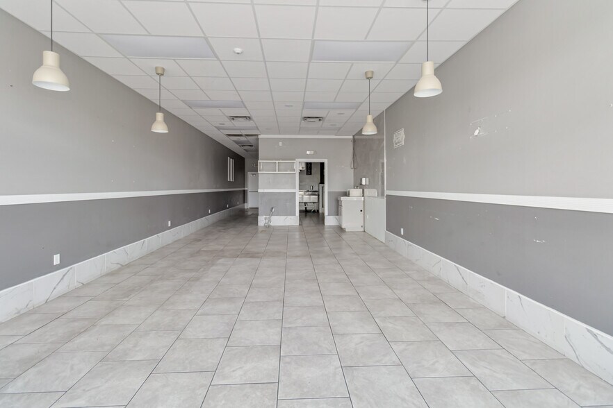 More Photos Of 2808 E Osceola Pky, Kissimmee Storefront Retail Office For Lease