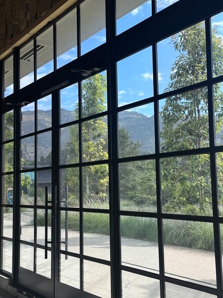 More Photos Of 23465 Civic Center Way, Malibu Unknown For Lease