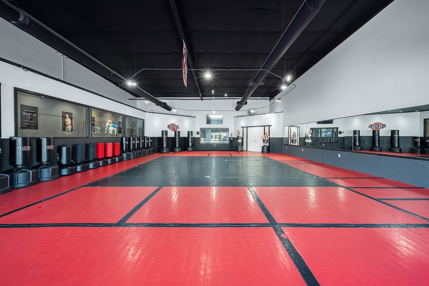 More Photos Of 11715 Spring Cypress Rd, Tomball Storefront For Lease