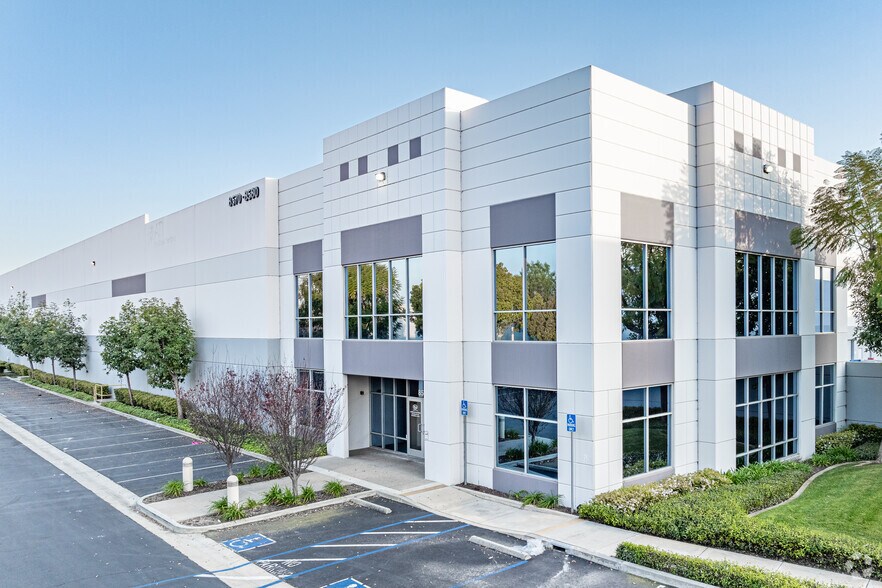 More Photos Of 8570-8610 Mercury Ln, Pico Rivera Warehouse For Lease