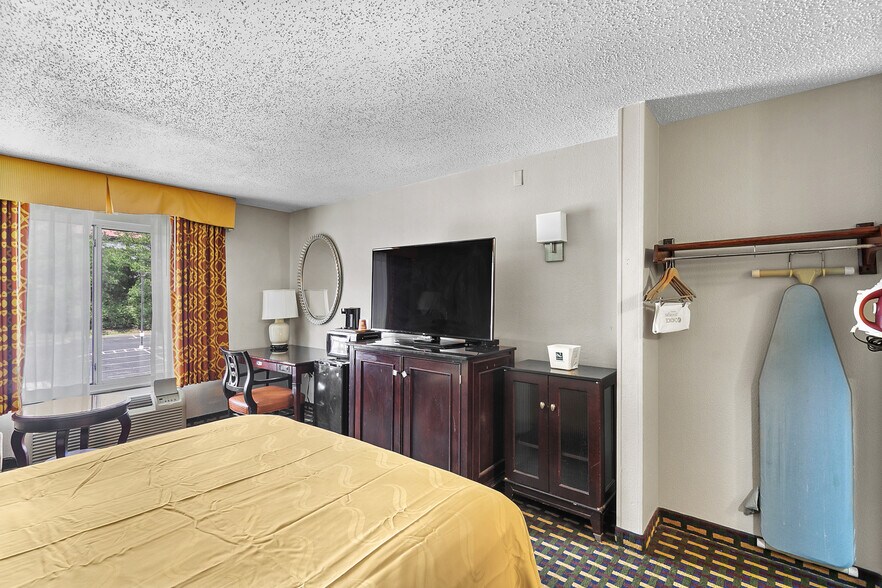 More Photos Of 155 Vulcan Rd, Birmingham Hotel For Sale