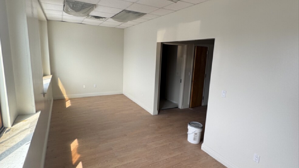 More Photos Of 2379 48th St, Astoria Warehouse For Sale