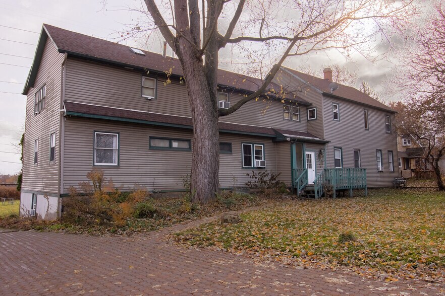 Primary Photo Of 40523 N Il Route 83, Antioch Apartments For Sale