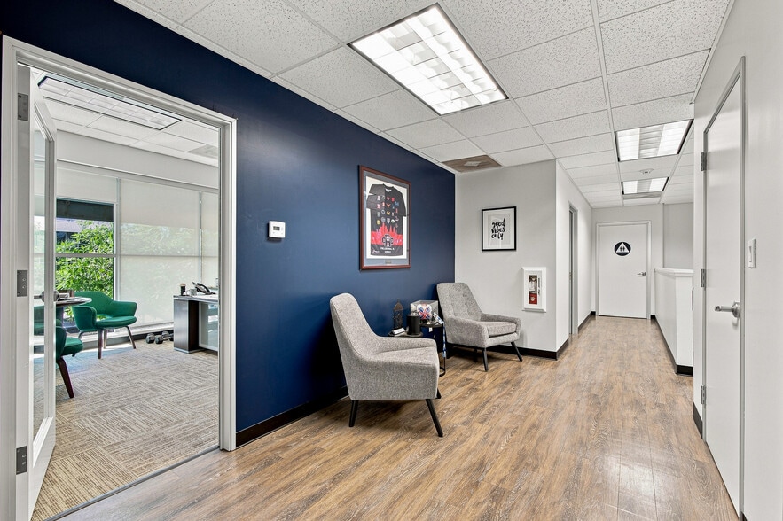 More Photos Of 125 W Maple Ave, Monrovia Service For Sale
