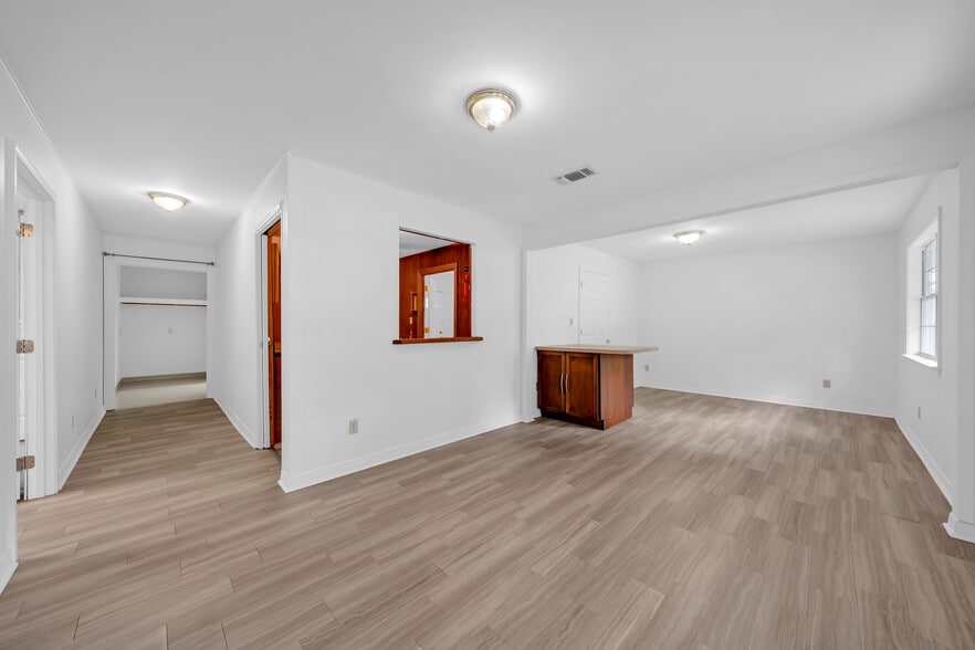 More Photos Of 12440 Magnolia Ave, Magnolia Springs Office For Lease