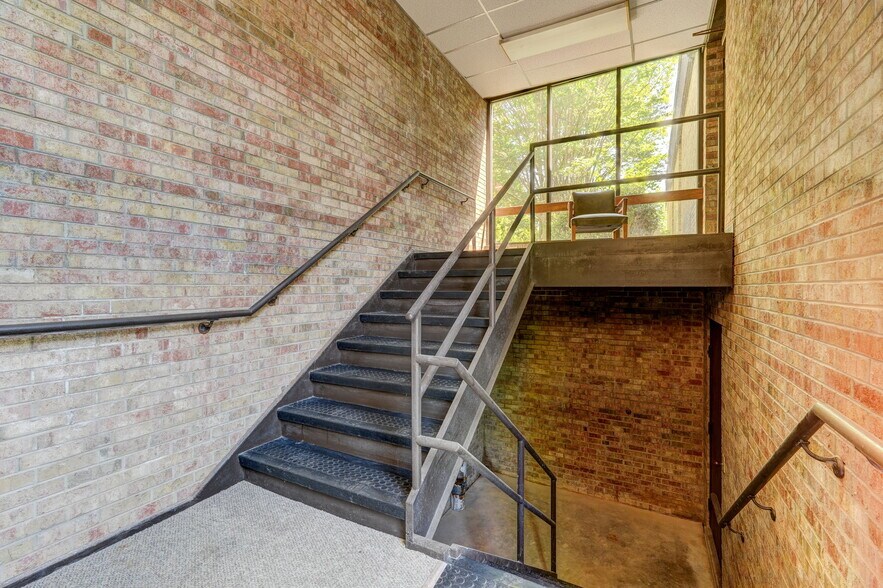 More Photos Of 3311 Burlington Rd, Greensboro Office For Sale