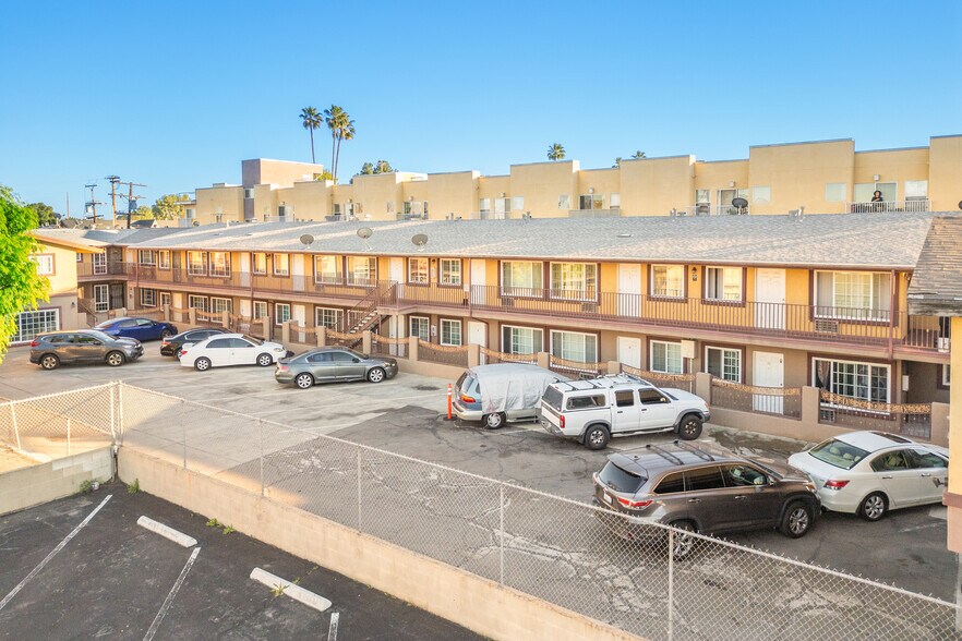 More Photos Of 6653 Darby Ave, Reseda Apartments For Sale
