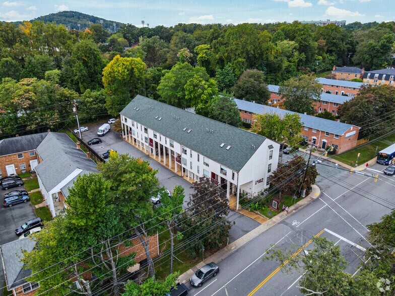 More Photos Of 1982 Arlington Blvd, Charlottesville Apartments For Lease