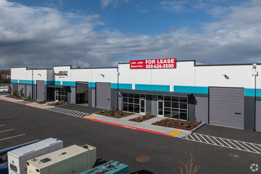 More Photos Of 5640 NE Wagon Dr, Hillsboro Light Distribution For Lease