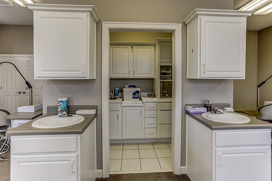 More Photos Of 3100-3106 Professional Plz, Germantown Medical For Sale