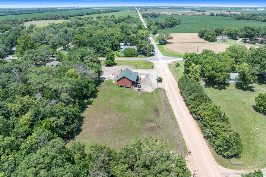 More Photos Of 1499 N Meridian Rd, Peck Restaurant For Sale