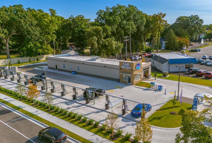 Primary Photo Of 5762 W Central Ave, Toledo Carwash For Sale