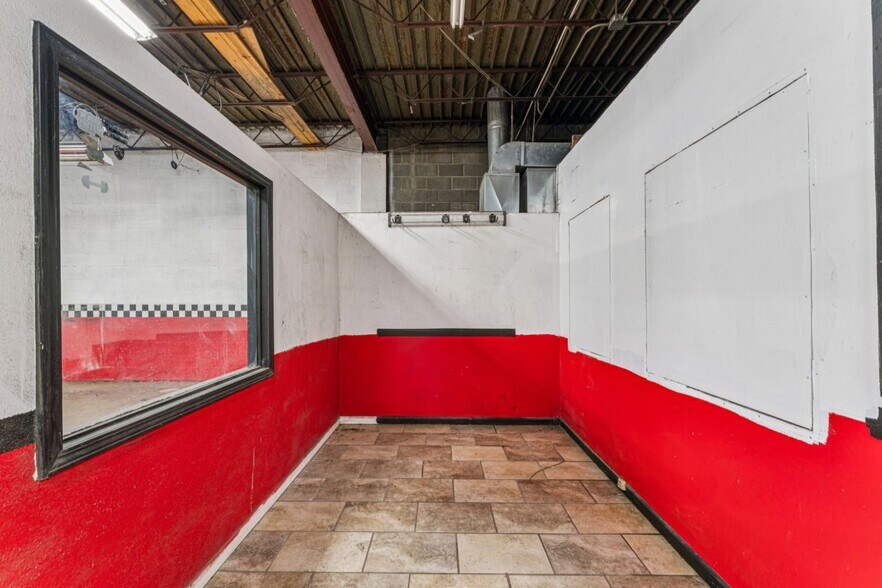 More Photos Of 1839 N 10th St, Kansas City Warehouse For Sale