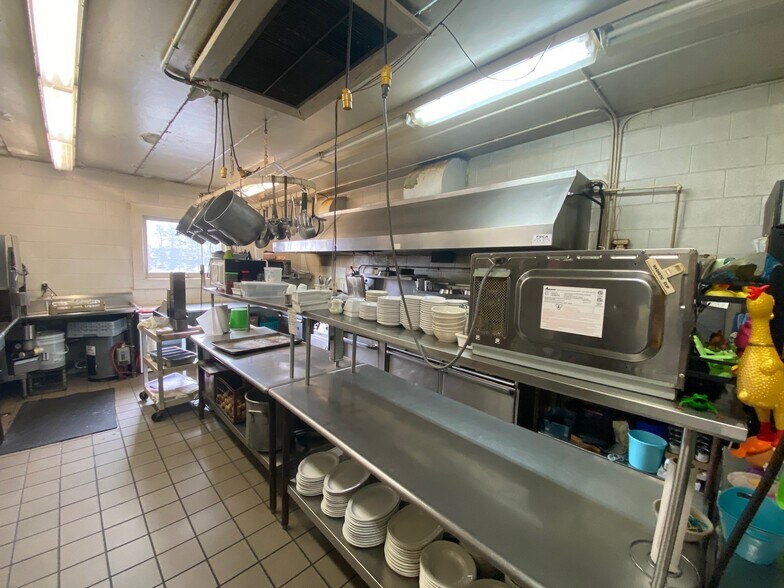 More Photos Of 4899 County Hwy EE, Appleton Restaurant For Sale