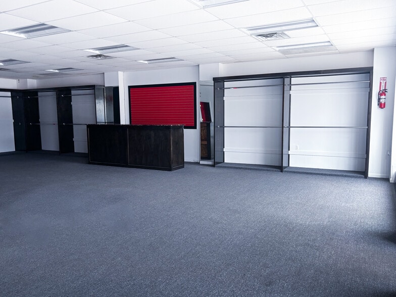 More Photos Of 19330 Livernois Ave, Detroit General Retail For Lease