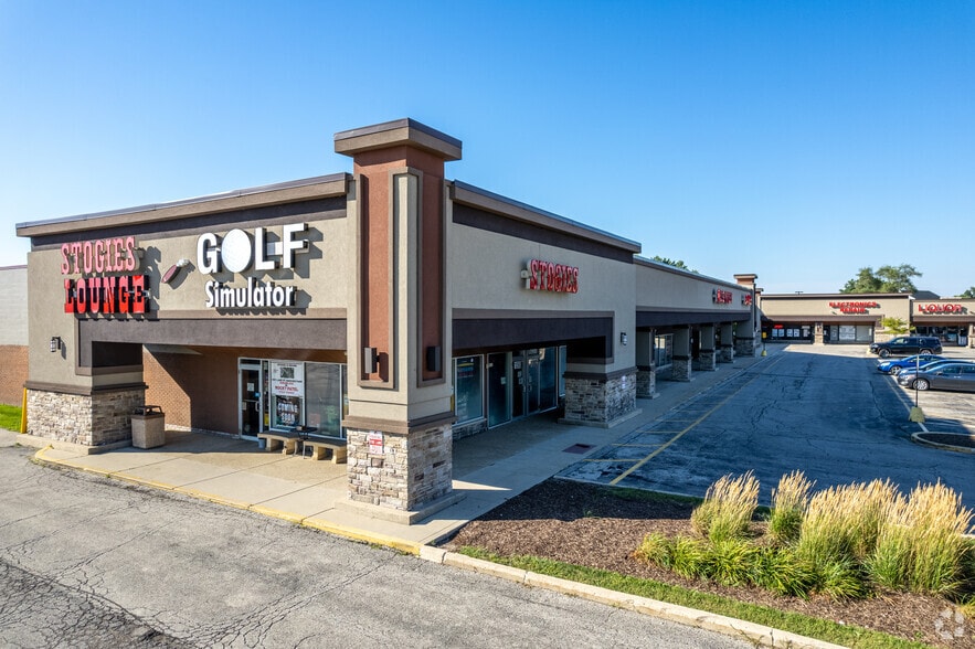 More Photos Of 1090-1250 E Lake St, Hanover Park Unknown For Lease