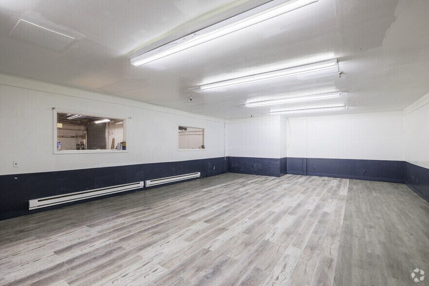 More Photos Of 85 Wagaraw Rd, Hawthorne Manufacturing For Lease