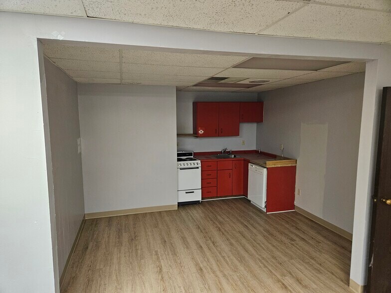 More Photos Of 30 8th St N, Cloquet Office For Sale