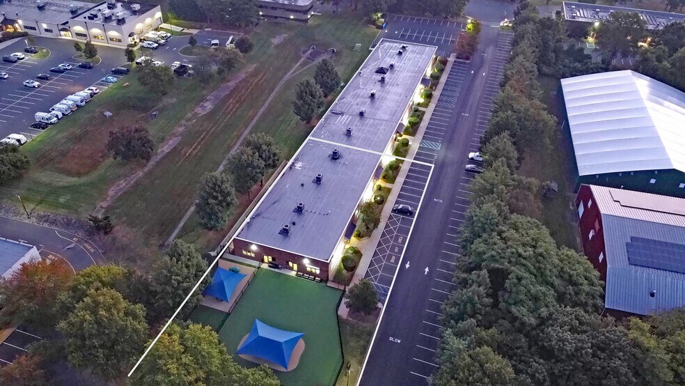 More Photos Of 4 Hartford Dr, Tinton Falls Office For Sale