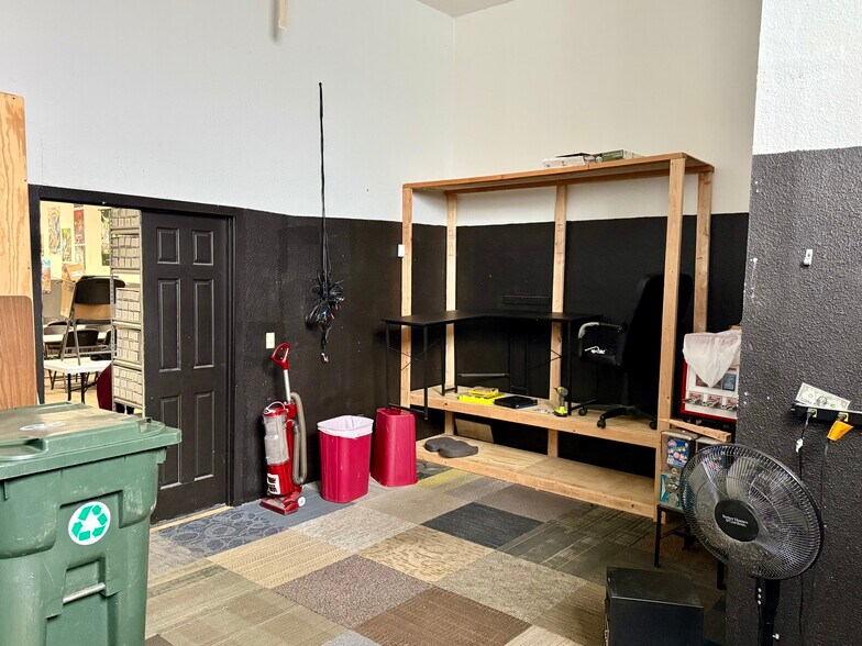 More Photos Of 623-627 Cumberland St, Lebanon Storefront Retail Residential For Lease