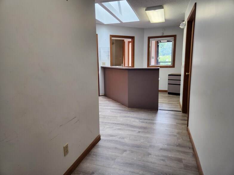 More Photos Of 1 Old Park Lane Rd, New Milford Medical For Lease