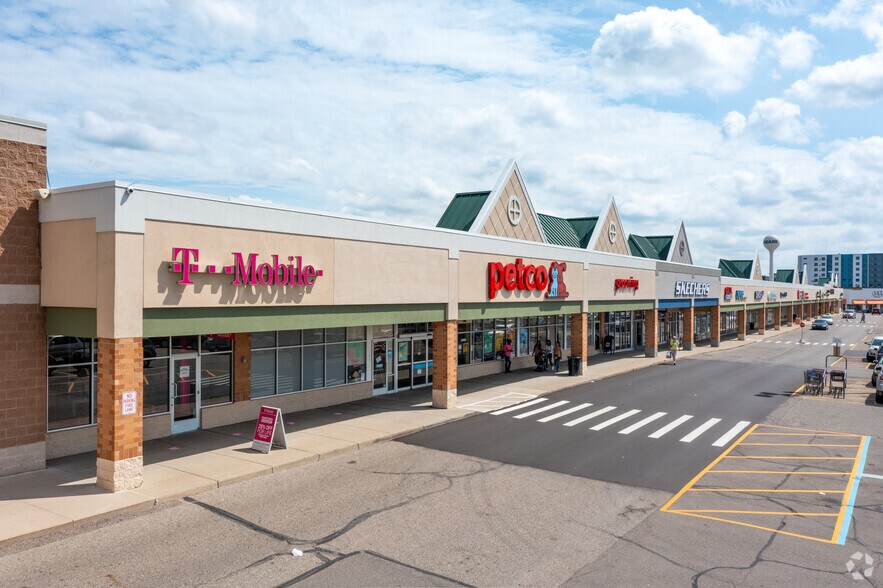 More Photos Of 310 N Clippert St, Lansing Unknown For Lease