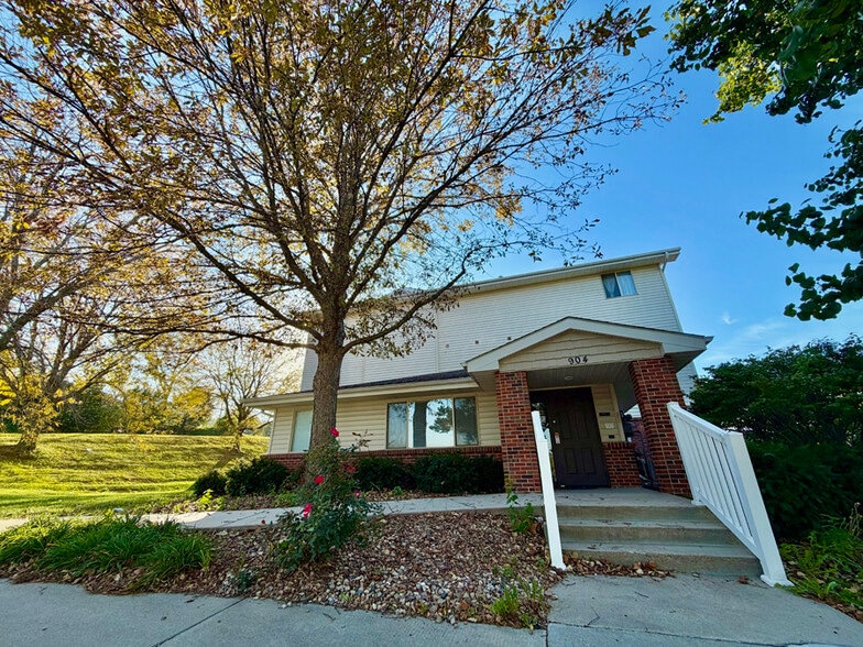 More Photos Of 904-908 Kasper St, Bellevue Multifamily For Sale