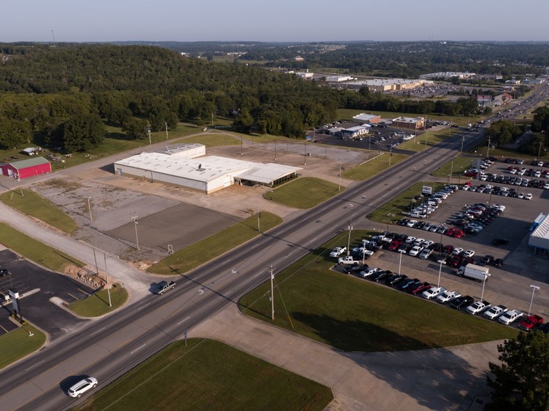 Primary Photo Of 3000 S Muskogee Ave, Tahlequah Auto Dealership For Lease