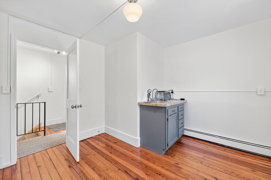 More Photos Of , Woodstock Unknown For Sale