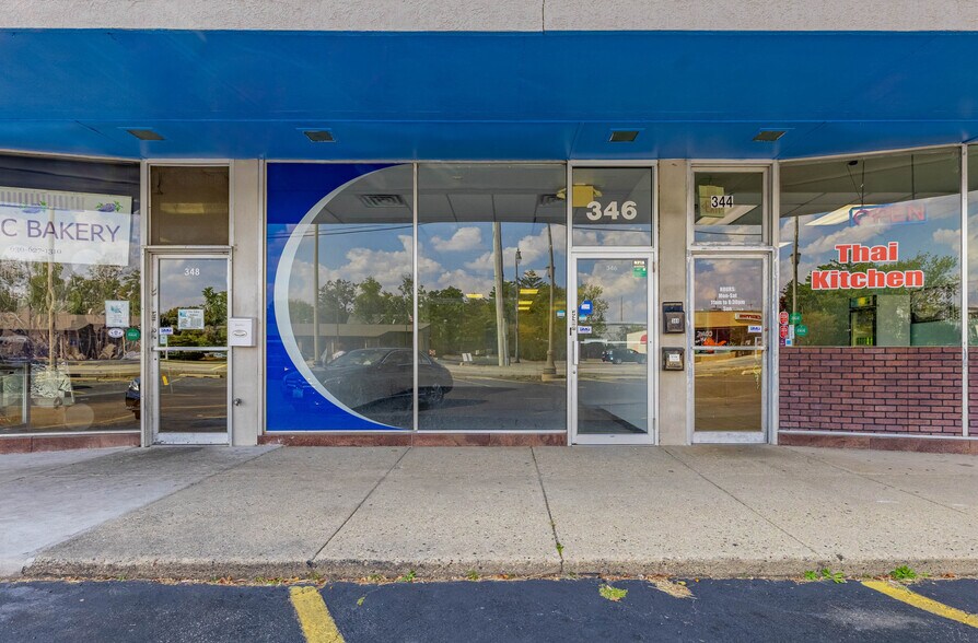 Primary Photo Of 340-352 S Main St, Lombard Unknown For Lease
