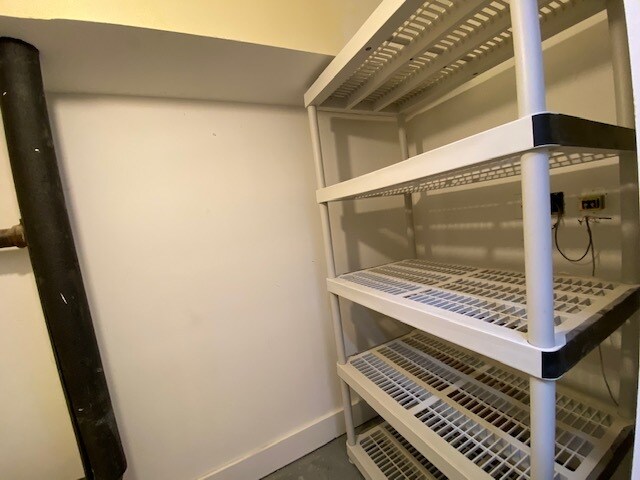 More Photos Of 687-689 N Milwaukee Ave, Chicago Apartments For Lease