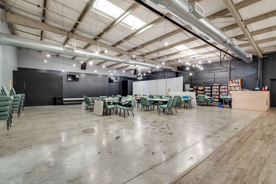 More Photos Of 103-107 Woodruff St, Madison Light Distribution For Sale