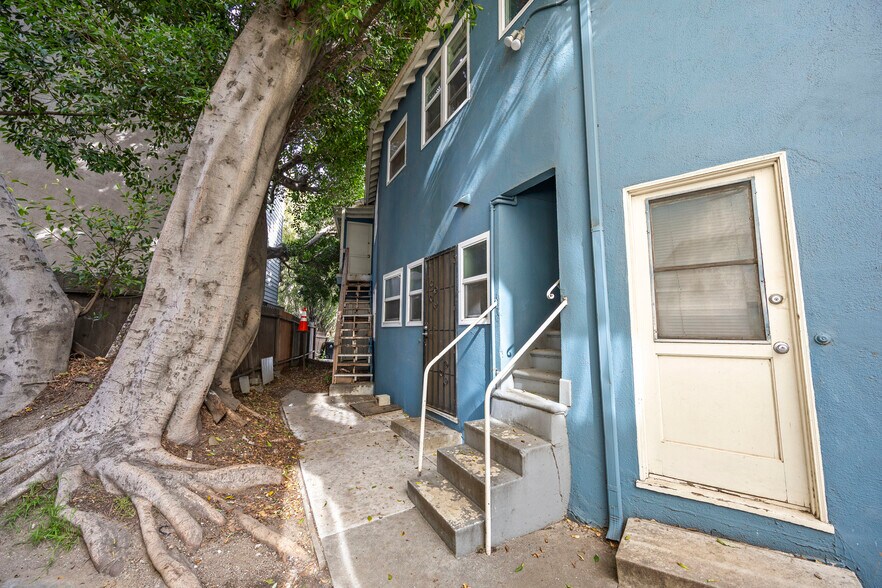 More Photos Of 11089-11099 Strathmore Dr, Los Angeles Apartments For Sale