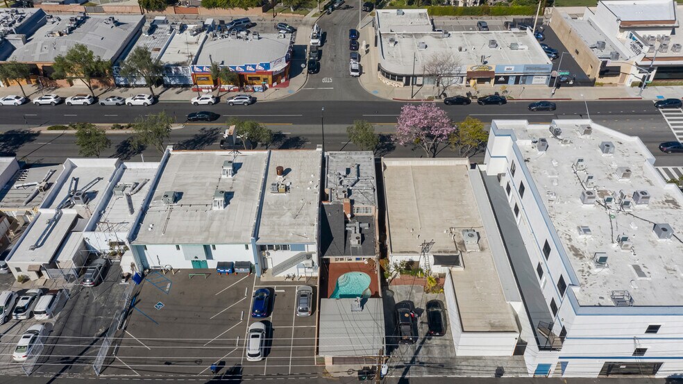 More Photos Of 4110 W Burbank Blvd, Burbank Office Residential For Sale