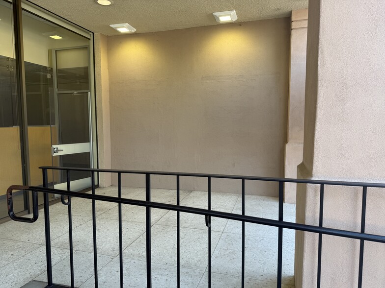 More Photos Of 525-535 S Myrtle Ave, Monrovia Storefront Retail Office For Lease