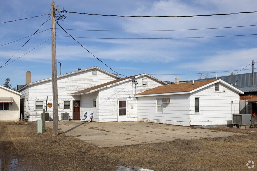 More Photos Of 112 S Farwell St, Verndale Restaurant For Sale