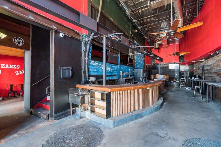 Primary Photo Of 210 Sw 2nd St, Fort Lauderdale Bar For Lease