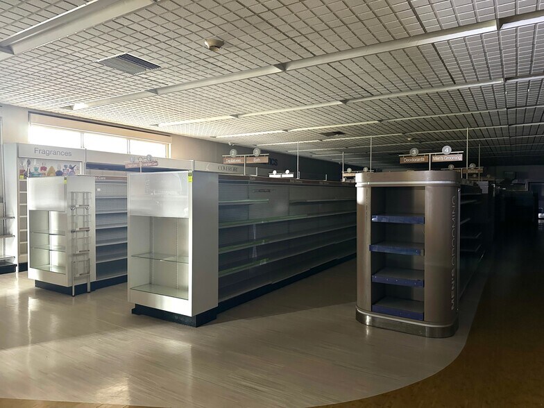 More Photos Of 220 3rd St, Wellsville Drugstore For Lease