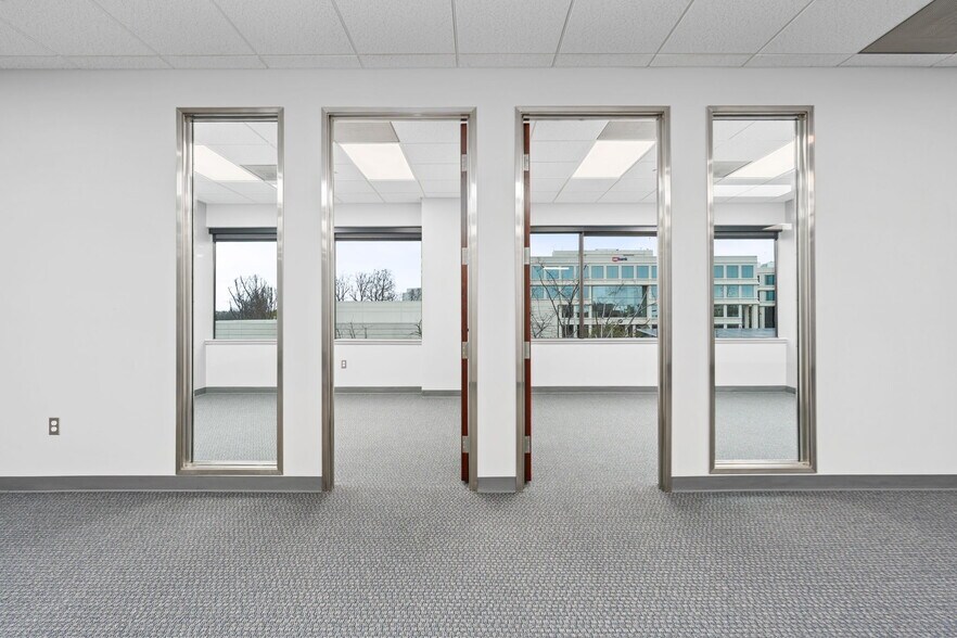 More Photos Of 7060 N Fresno St, Fresno Office For Lease
