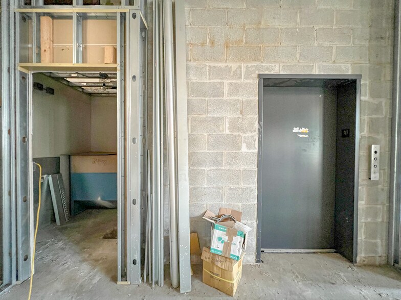 More Photos Of 2215 S Michigan Ave, Chicago Office Residential For Sale