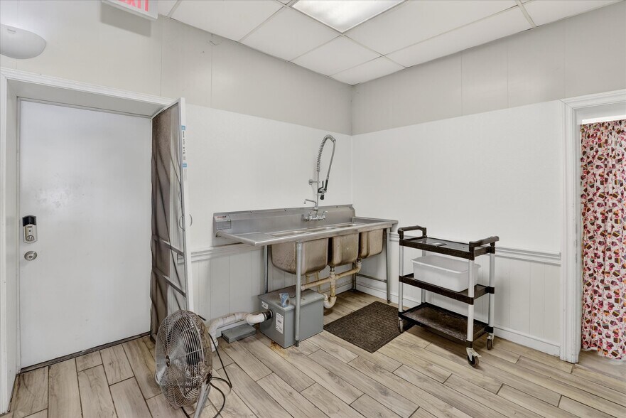 More Photos Of 135 E Main St, Woodville Storefront Retail Residential For Sale