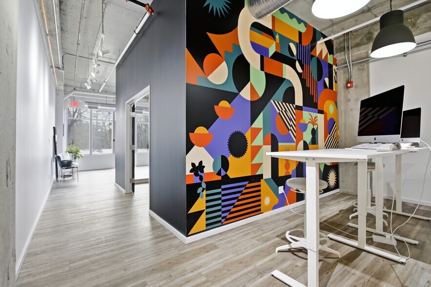 More Photos Of 9411 98 Av NW, Edmonton Office For Sale